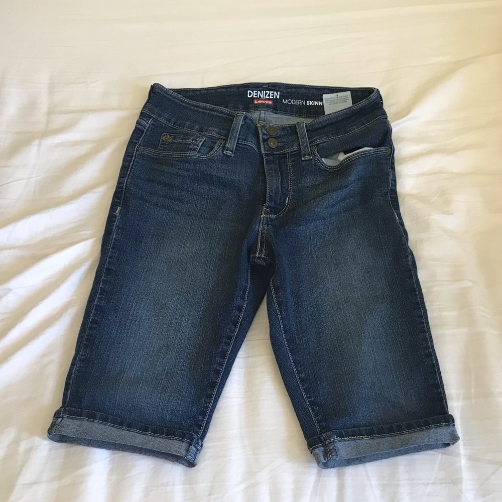 NWOT Levi’s Denim Shorts